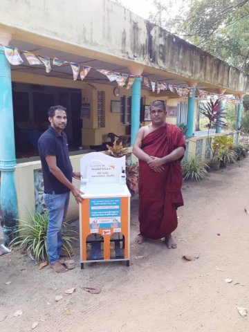 ධම්ම පාසල් 16 ක් සඳහා පරිත්‍යාග කිරීම